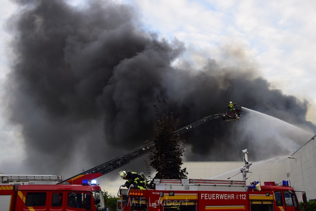 Grossbrand Halle Troisdorf Kriegsdorf Junkersring P054.JPG - Miklos Laubert